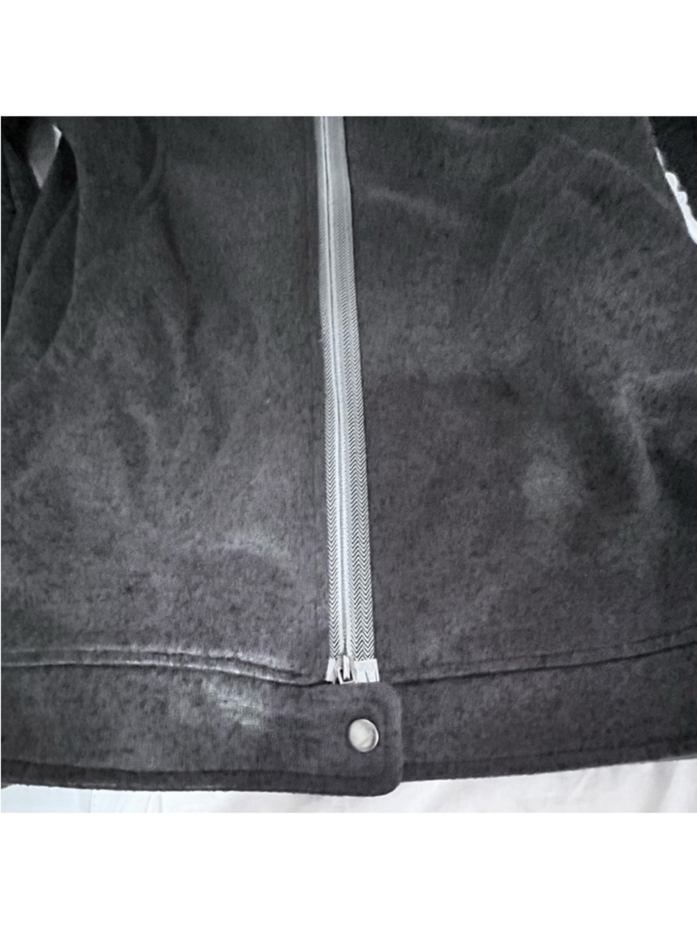 Avalanche Women's Charcoal Gray Zip Down Jacket. Size: small - Picture 5 of 9